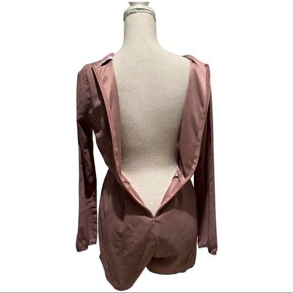 TOBI- plunging v neckline, romper, lightweight, size s - Picture 8 of 8